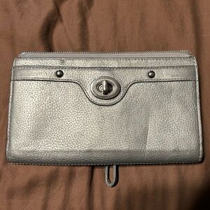 Coach Penelope silver gray zippy wristlet wallet